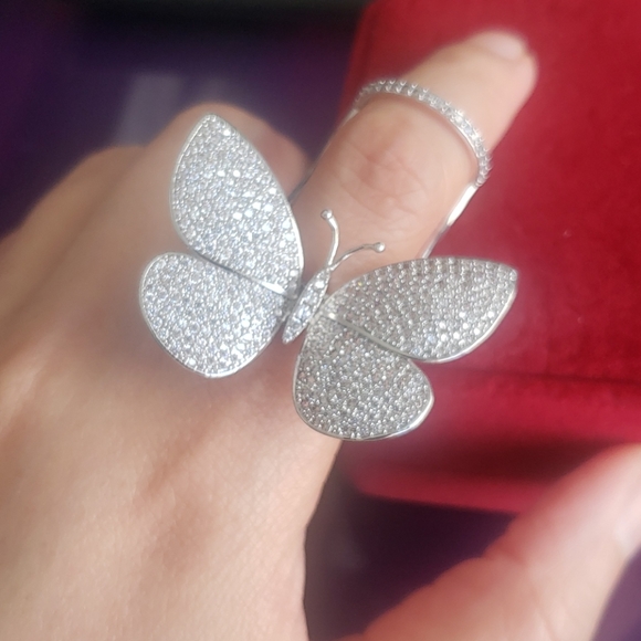 Moving butterfly ring - Picture 3 of 4